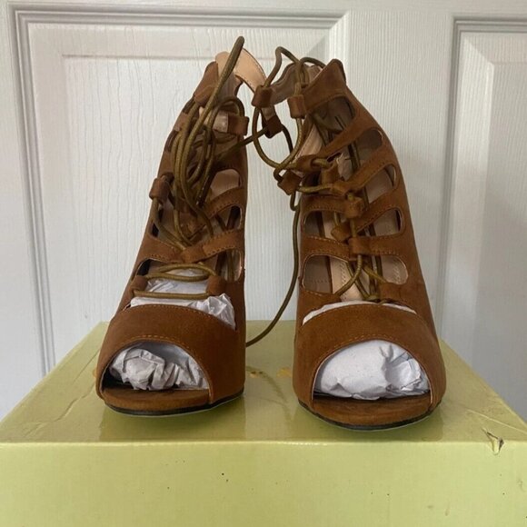 CHASE & CHLOE "Edward" BROWN Suede Peep toe Lace -Up Booties Heels Shoes *8 M* - Picture 2 of 6